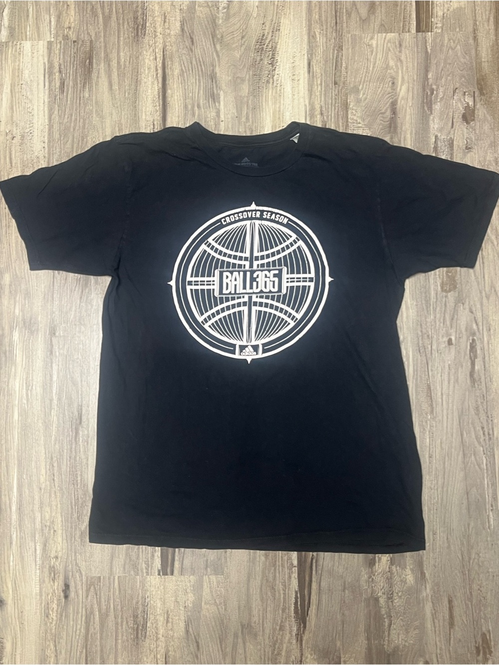 adidas Men's Large The Go-To Tee Basketball Ball 365 Crossover Season Black